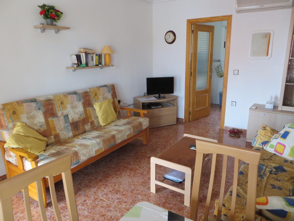 La Herrada Los Montesinos Bilik gambar