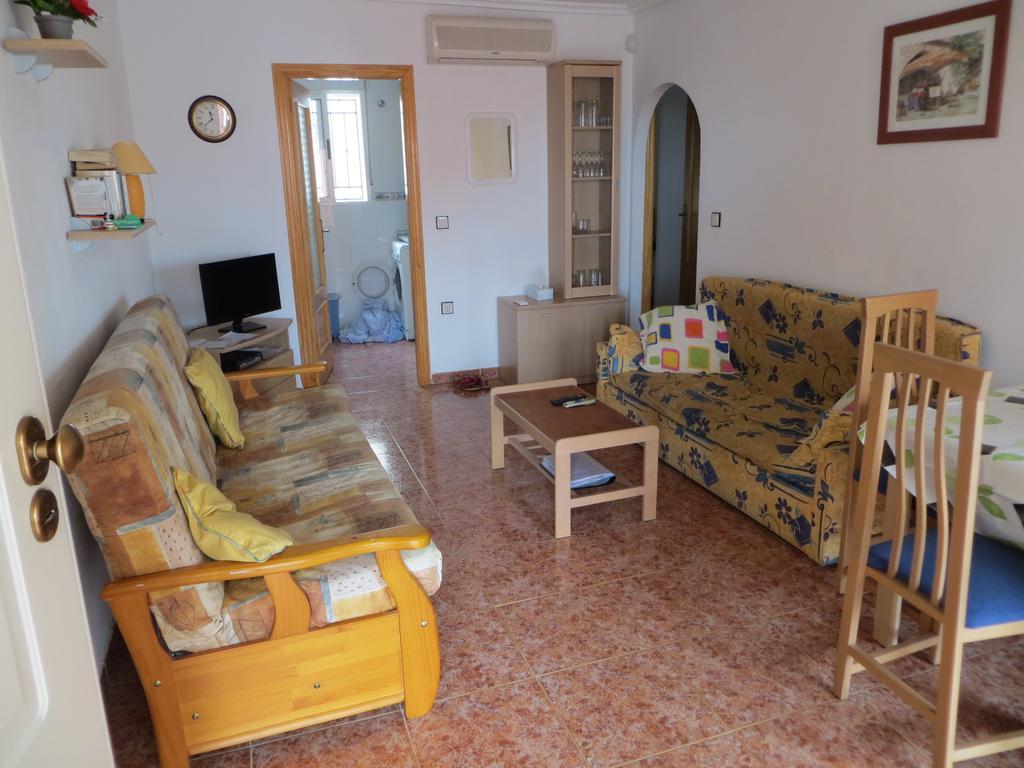 La Herrada Los Montesinos Bilik gambar
